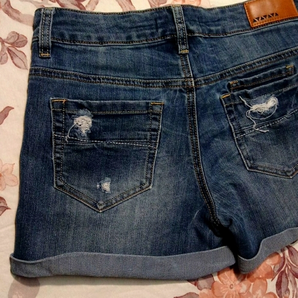 Dollhouse Denim Shorts – Size 3 Juniors, Dark Blue - Picture 7 of 8